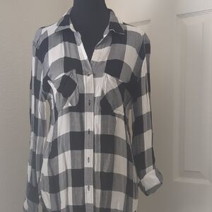 Rock & Republic Plaid Button Down Shirt Women’s Medium Black White Rayon Top